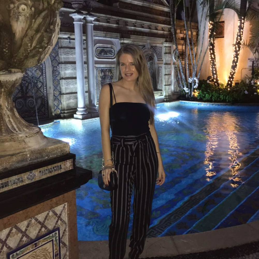 Meet your Posher, Layla